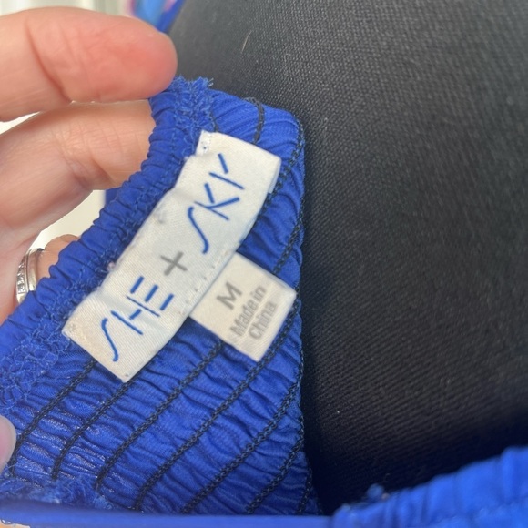 SHE SKY - BLUE CINCH FRONT CROP SHIRT - SIZE M - Picture 4 of 4